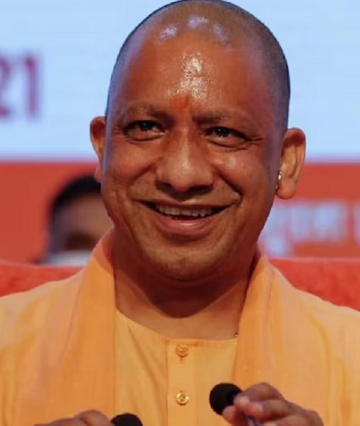 गोरखपुर से वाराणसी के बीच नई उड़ान शुरू: सीएम योगी बोले-पांच साल में यूपी में एयर कनेक्टिविटी बेहतर हुई