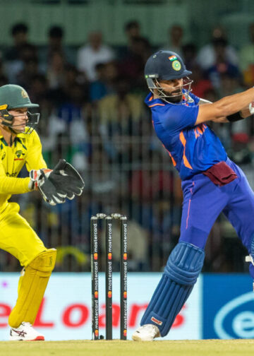 मुंबई का तीसरा विकेट गिरा, तिलक वर्मा 22 रन बनाकर पवेलियन लौटे, ईशान और पोलार्ड क्रीज पर-DC vs MI Live