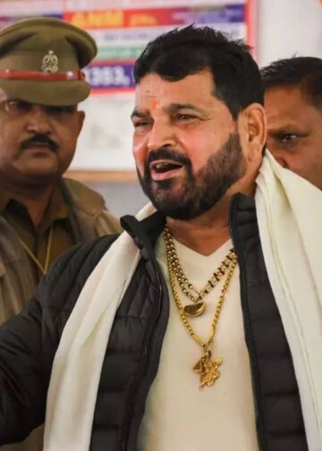 दिल्ली की अदालत पहुंचीं महिला पहलवान, बृज भूषण के खिलाफ दायर चार्जशीट की मांगी कॉपी